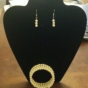 New Fashion Pearl Earrings and Bracelet Set